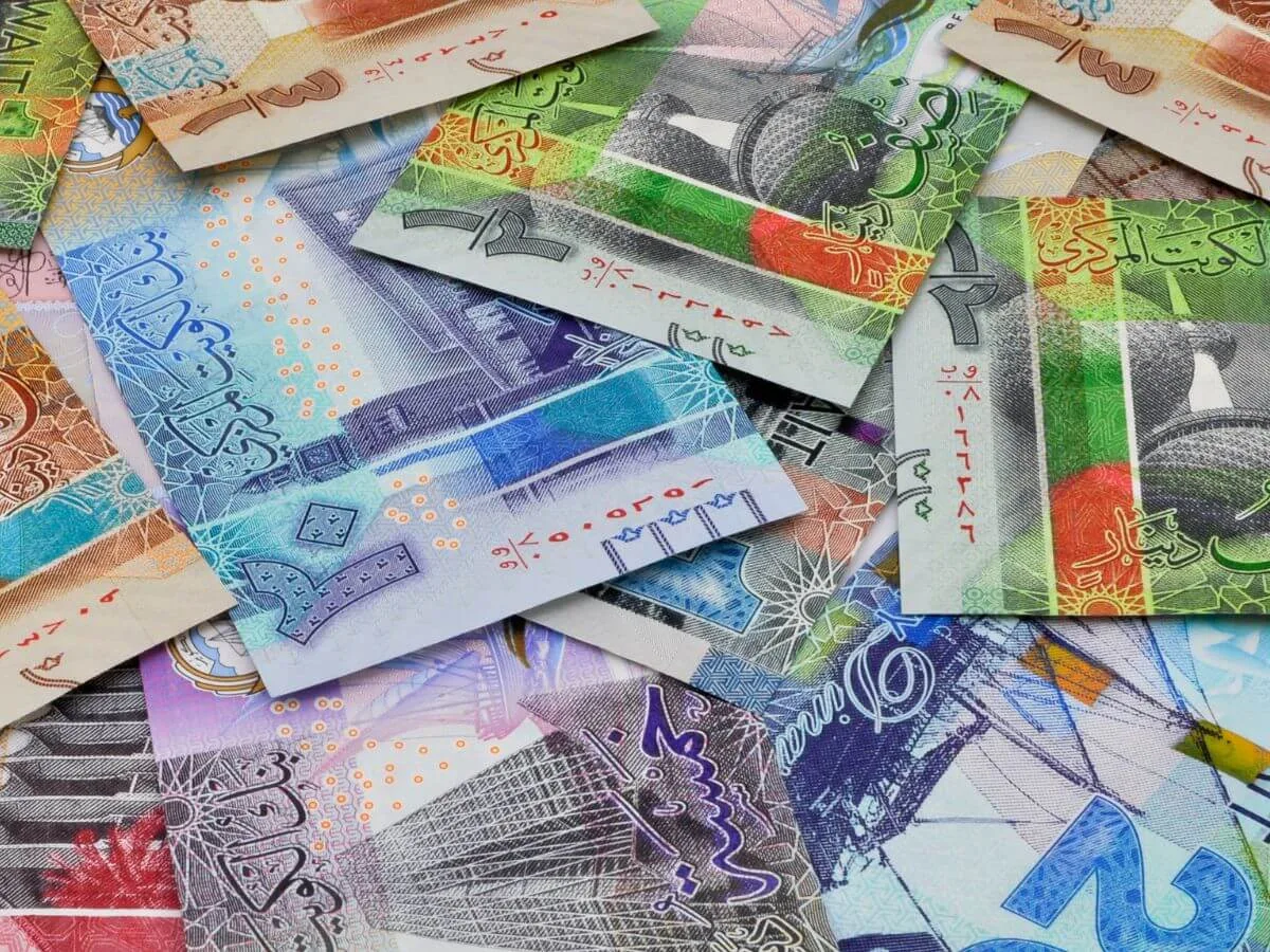 أقوى 5 عملات بالعالم في عام 2024