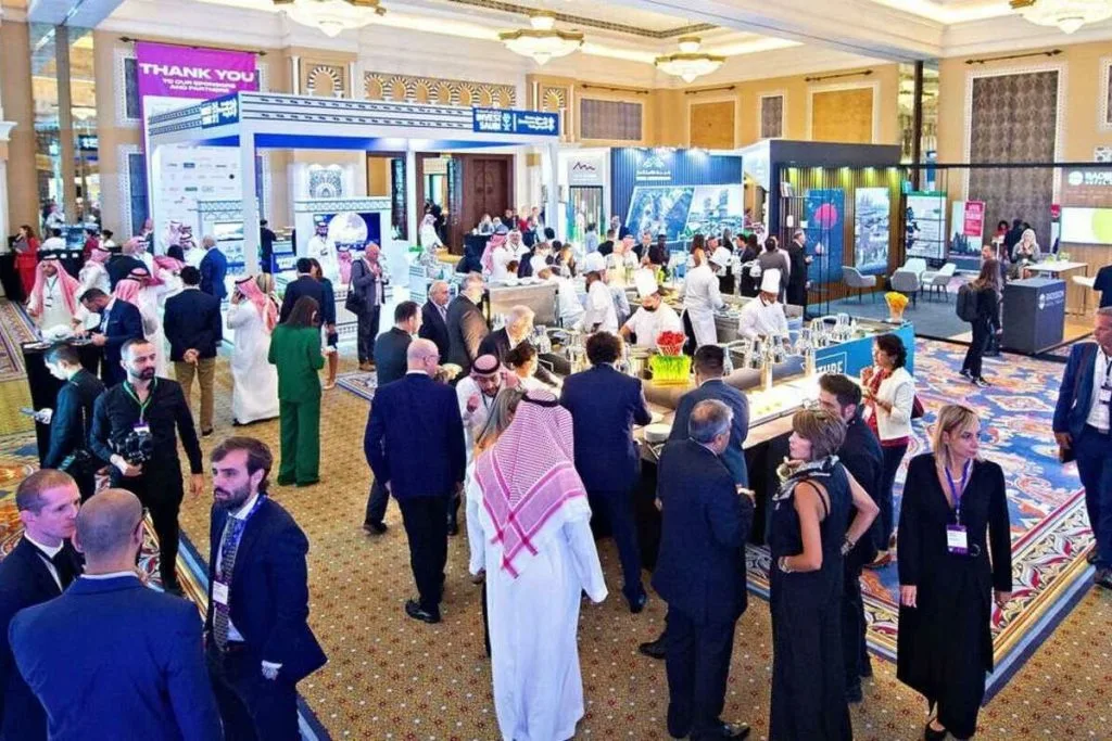انطلاق قمة مستقبل الضيافة في أبو ظبي