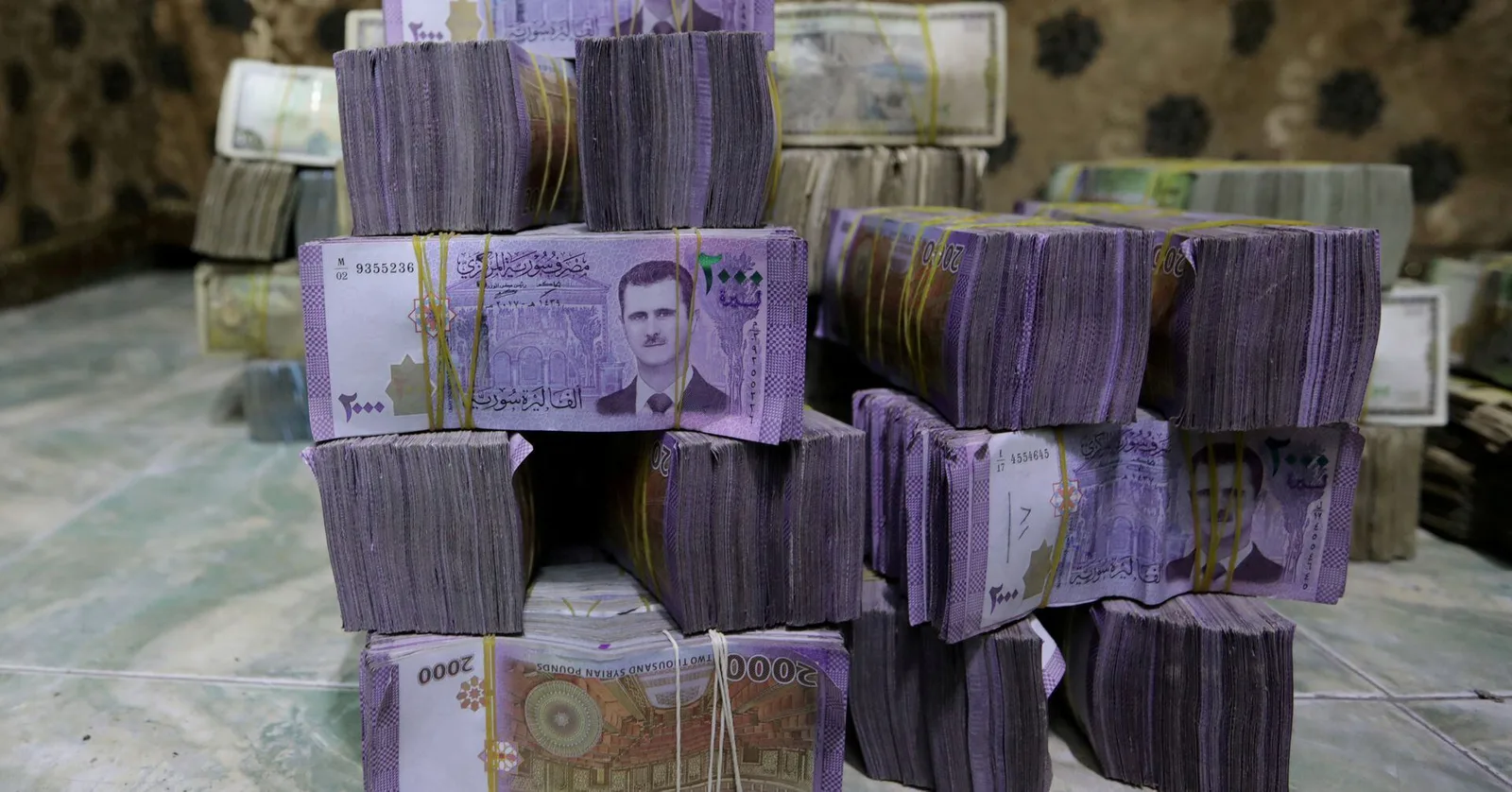 تراجع تاريخي لسعر صرف الليرة السورية