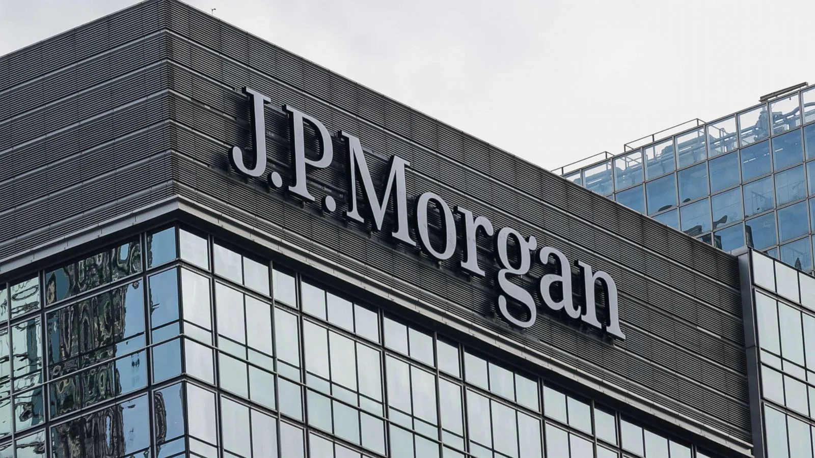 مصرف JP Morgan يتعرض لـ 45 مليار محاولة اختراق يومياً