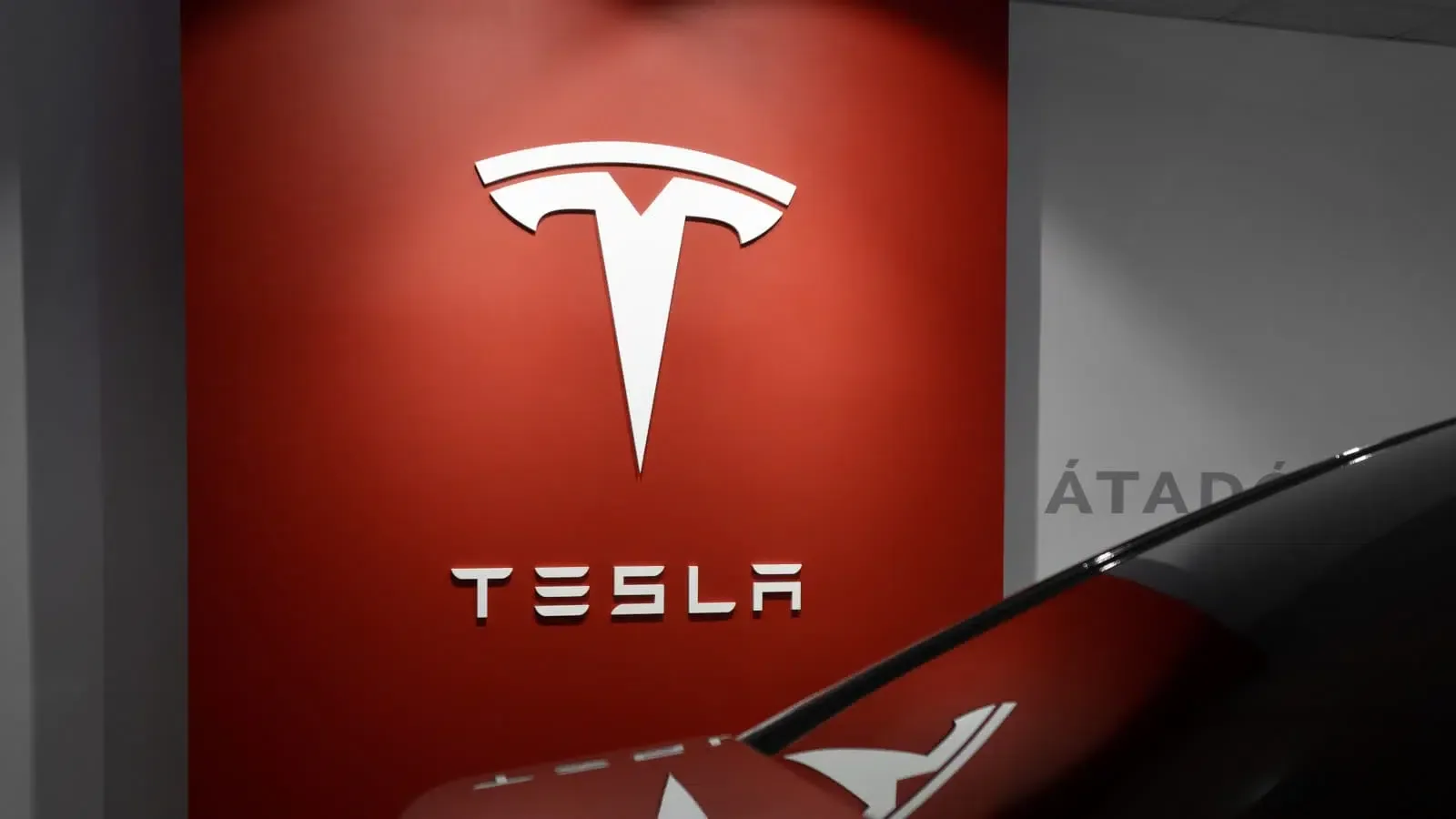 هبوط قيمة Tesla بنحو 188 مليار دولار في 2024