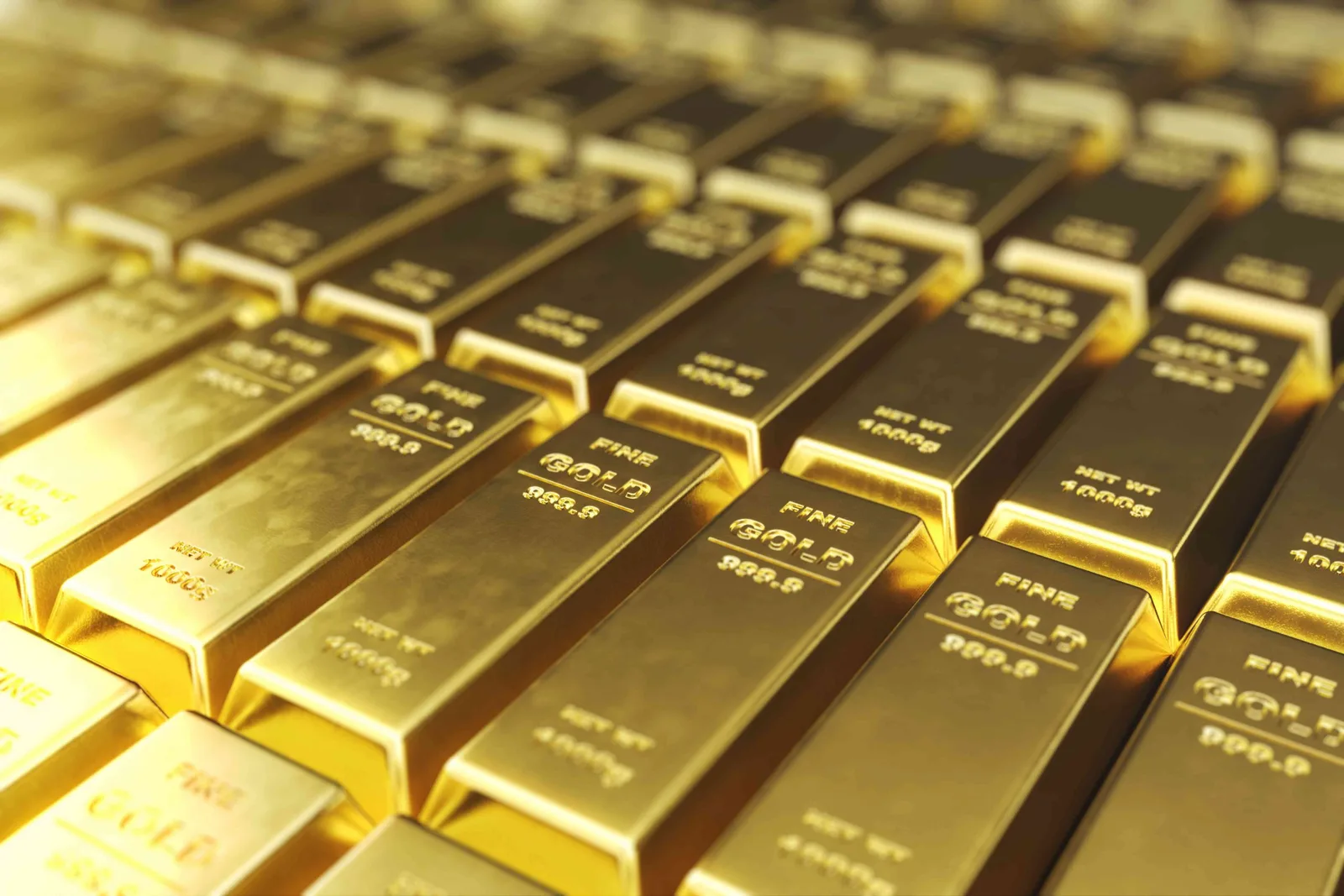 الذهب يواصل صعوده إلى مستويات قياسية
