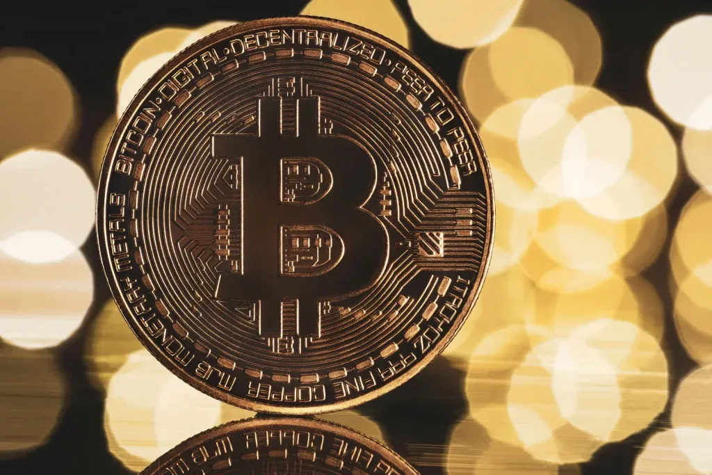 بتكوين تهوي 14% إلى مستوى 50 ألف دولار
