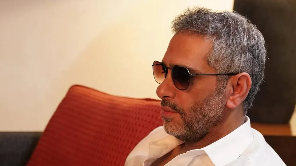 فضل شاكر يسلم نفسه إلى الجيش اللبناني