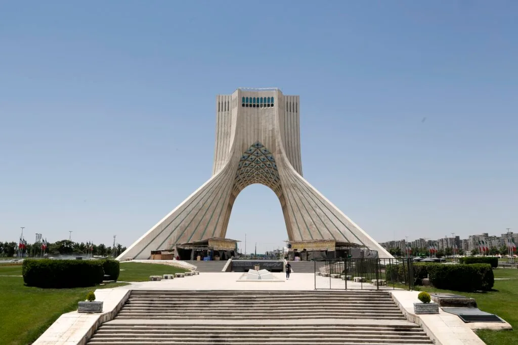 في شهرها الثاني آخر تطورات الحرب الصهيوأمريكية على إيران