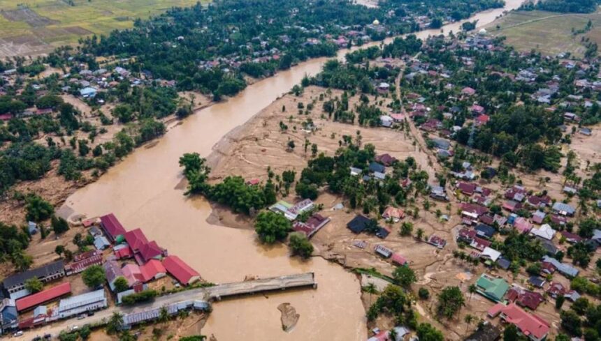 فيضانات جنوب شرق آسيا